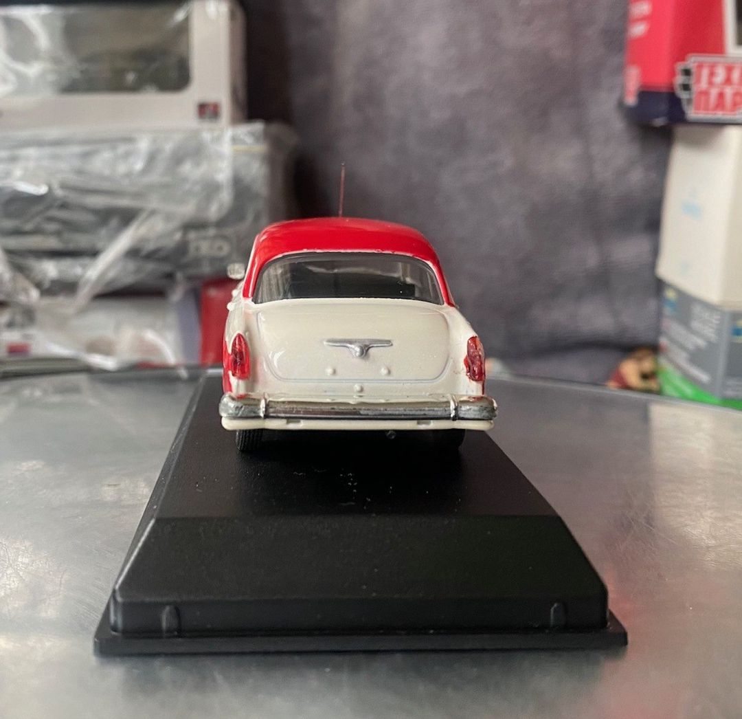 Коллекционная модель GAZ- 21 Volga Red White 1964 — Kolleksiyalar, Bakı (11)