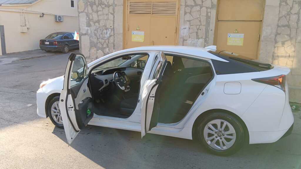 Toyota Prius, 1.8 L, 1.3 kWh, 2017 il, 245 000 km 77-SU-852 — Avtomobillər, Bakı (3)