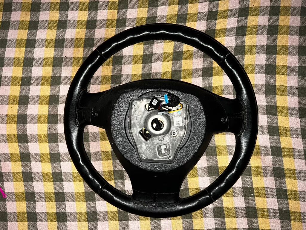 Multirul, BMW, 3-spoke dəri sükan, 2014 il, İşlənmiş, Ünvandan götürmə — Təkər idarəetməsi, Bakı (2)