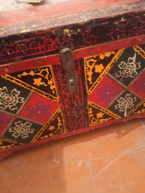 Əl işi naxışlı taxta sandıq - Material: bərk taxta, üstü əl ilə — Bakı