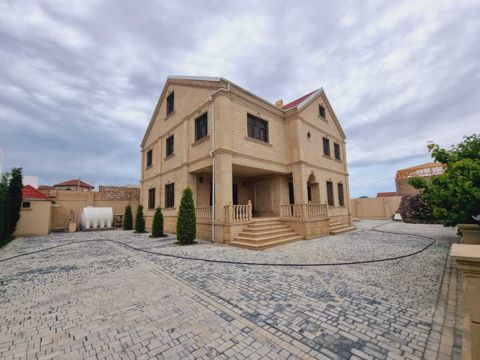 Satılır 8 otaqlı həyət evi/bağ evi 500 m² — 800 000 ₼ · Bakı · Ev, villa Satılır 8 otaqlı həyət evi/bağ evi 500 m² — Bakı