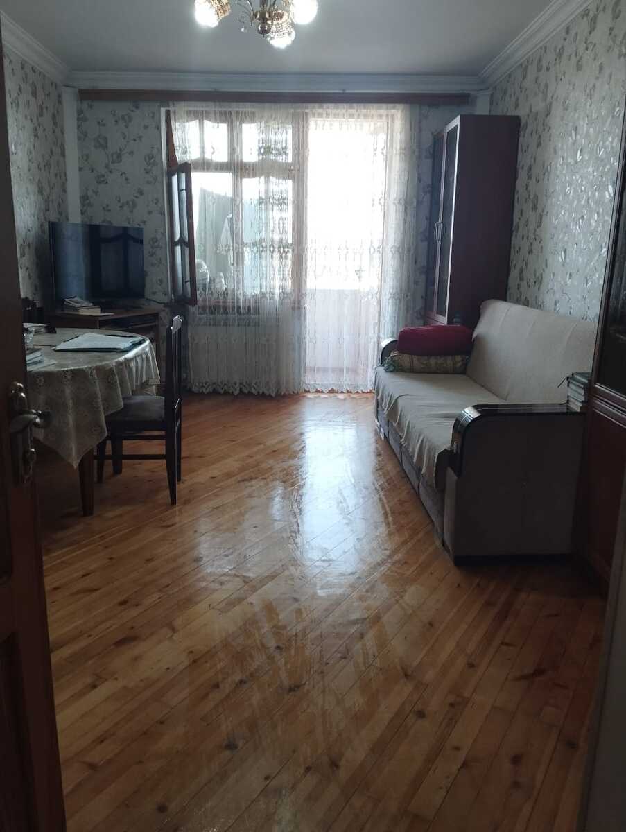 Satılır 3 otaqlı köhnə tikili 70 m² — Mənzil, Sumqayıt