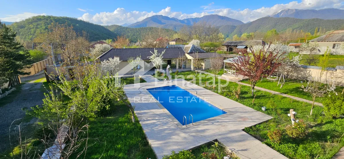 Satılır 12 otaqlı həyət evi / bağ evi 280 m², Qəbələ rayonu — Ev, villa, Bakı (2)