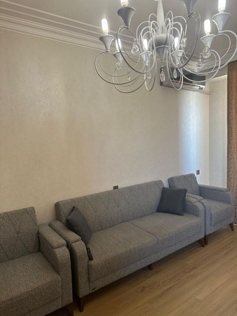 Xətaidə, Kazımağa Kərimov Küçəsində 2 Otaqlı Təmirli Mənzil Kirayə — Bakı