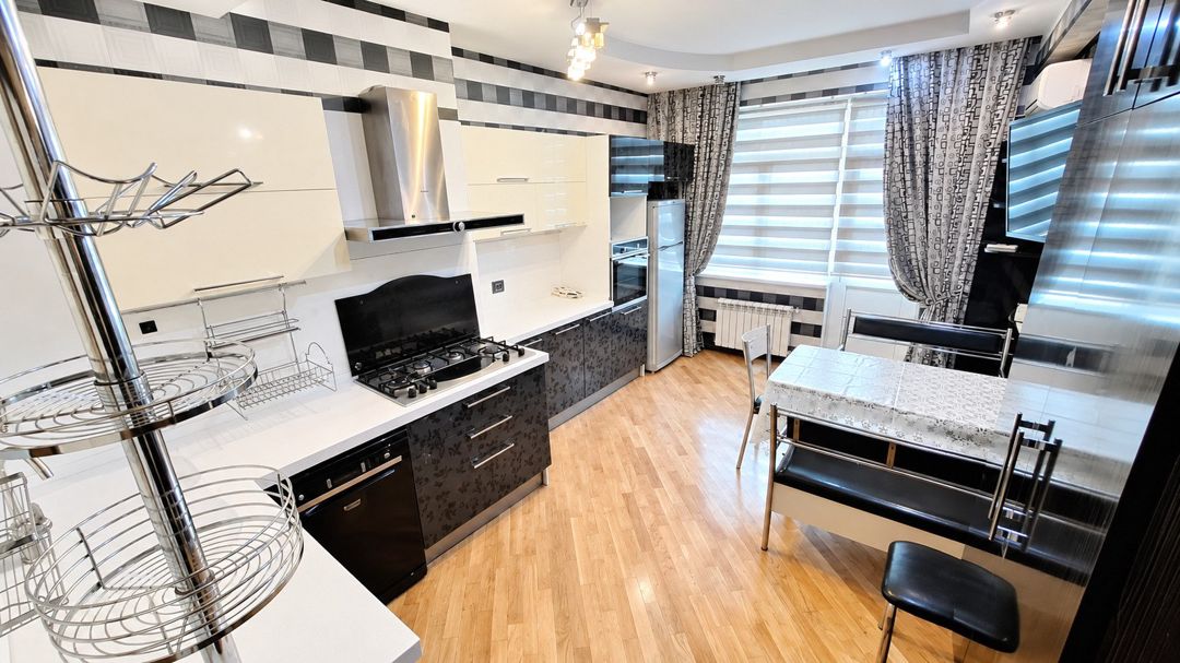 İcarəyə verilir 3 otaqlı yeni tikili 135 m² — Mənzil, Bakı (4)