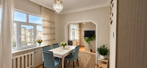 Satılır 5 otaqlı köhnə tikili 120 m² — Bakı