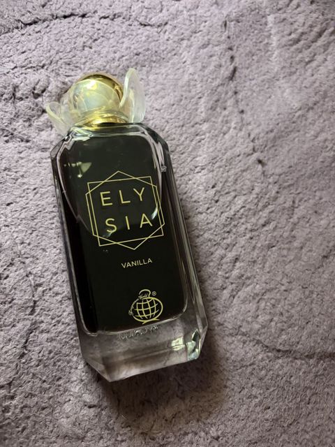 ELY SİA ətiri vanil qoxulu Nargiz shopdan almışam çox gözəl qoxusu var — 25 ₼ · Bakı · Ətir ELY SİA ətiri vanil qoxulu Nargiz shopdan almışam çox gözəl qoxusu var — Bakı