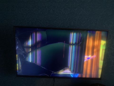 Məhsul: Qırıq ekranlı LED televizor (divara montaj üçün uyğun, nazik — 100 ₼ · Digah · Televizorlar Məhsul: Qırıq ekranlı LED televizor (divara montaj üçün uyğun, nazik — Digah