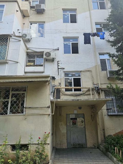 Satılır 2 otaqlı köhnə tikili 50 m² — 140 000 ₼ · Bakı · Mənzil Satılır 2 otaqlı köhnə tikili 50 m² — Bakı