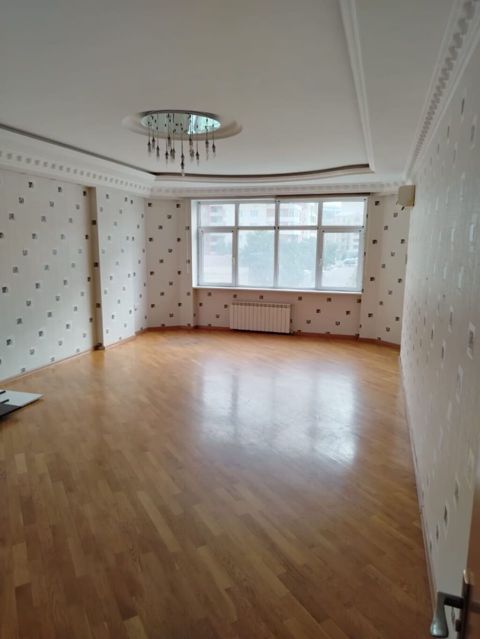 Xətai Ərazisində, Kazak Səfirliyinin Yaxınlığında 185 m² — Bakı