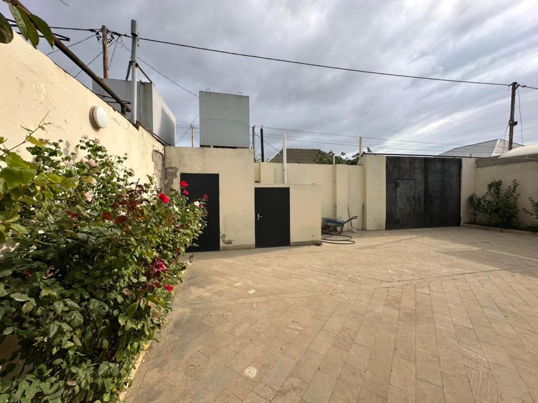 Satılır 5 otaqlı həyət evi/bağ evi 250 m² — Ev, villa, Bakı (2)