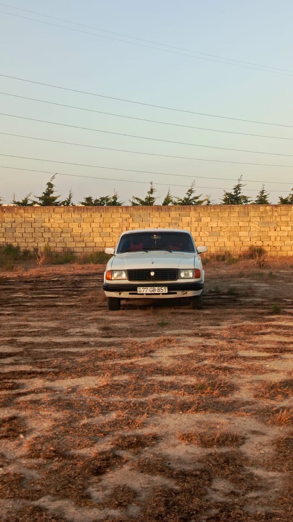 VAZ-24 “QAZ Volqa” klassik sedan - Kuzov: 4 qapılı sedan, ağ rəng 77-GB-851 — Avtomobillər, Bakı (4)