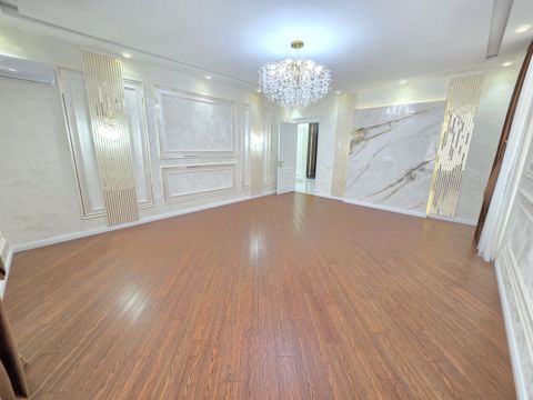 Satılır 3 otaqlı yeni tikili 130 m² — Bakı