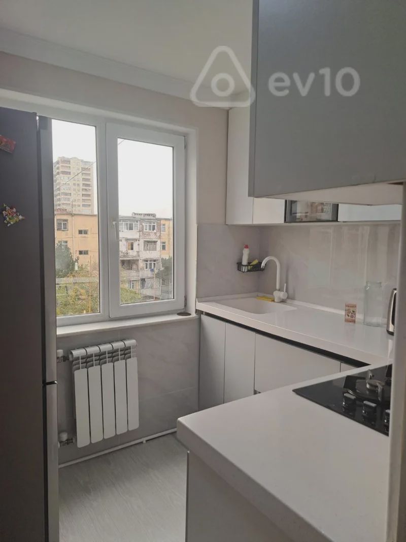 For sale: 3-room apartment (old building), 70 m² — Mənzil, Bakı (9)