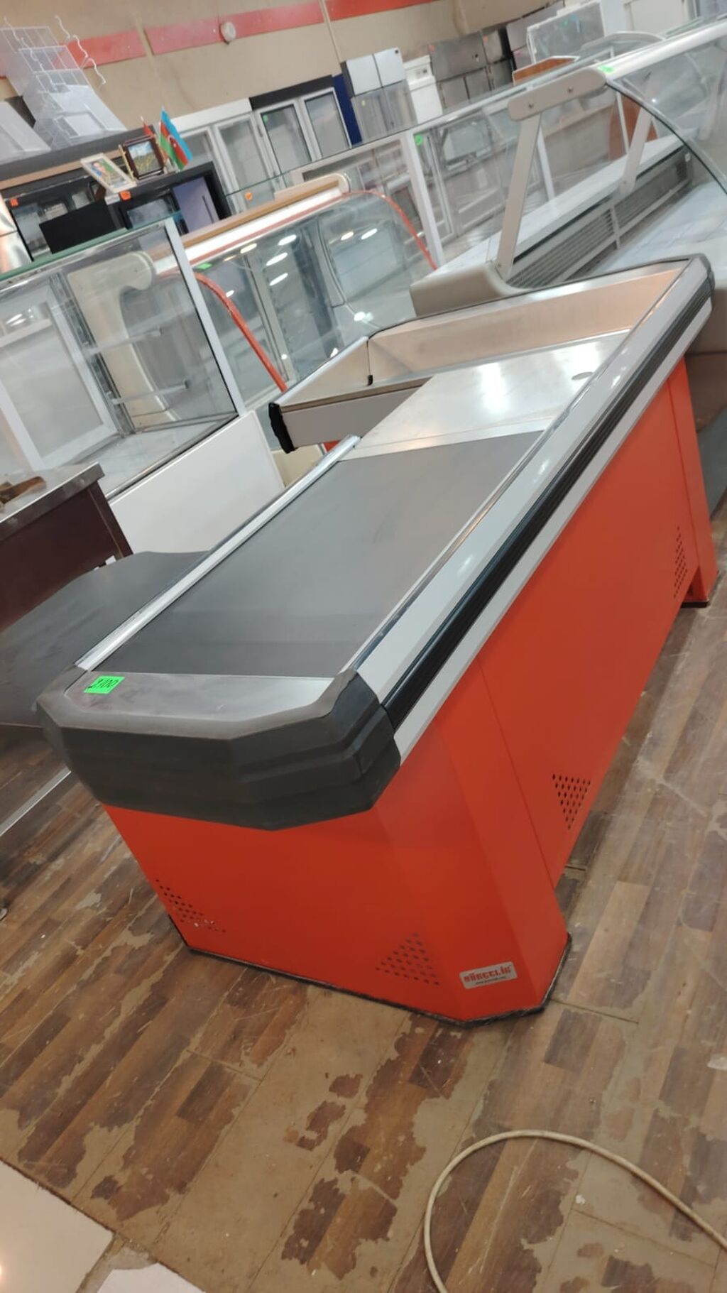 Mağaza kassası üçün konveyerli kassalı masa - Brend: Sırcco (etiket — Kassa avadanlığı, Digah