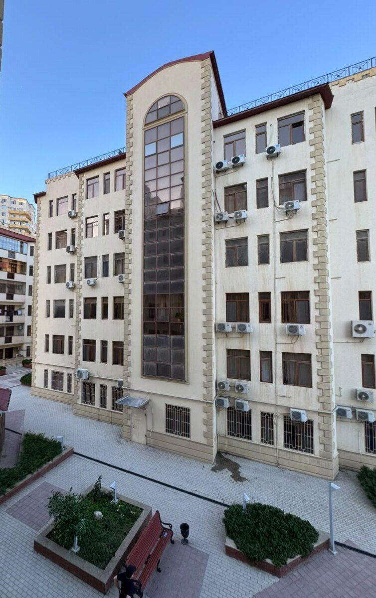 Satılır 3 otaqlı yeni tikili 180 m² — Mənzil, Bakı