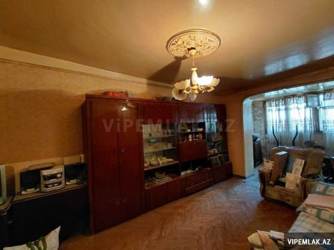 Nərimanov rayonunda 3 otaqlı Köhnə tikili Satılır, 70 m² — Bakı