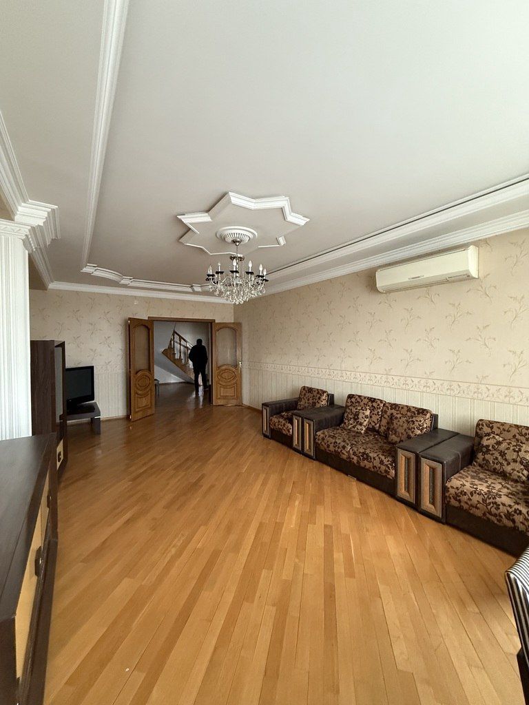 Satılır 7 otaqlı yeni tikili 310 m² — Mənzil, Bakı (2)