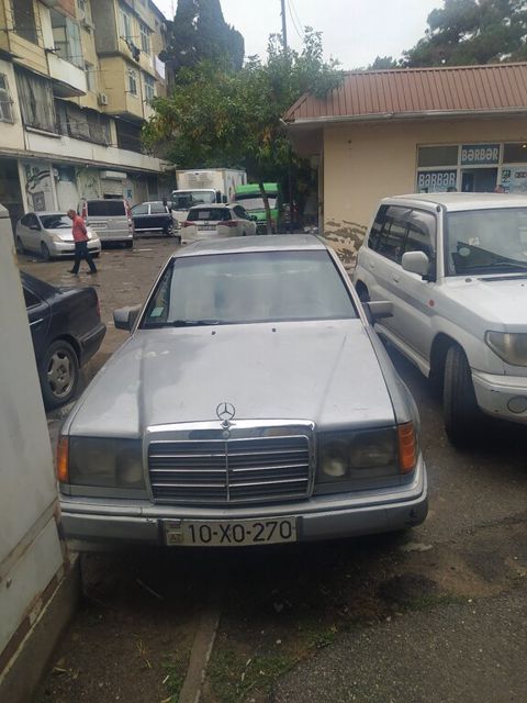 Mercedes 200 D, 2.0 L, 1991 il, 200 000 km — 4 000 ₼ · Bakı · Avtomobillər Mercedes 200 D, 2.0 L, 1991 il, 200 000 km — Bakı