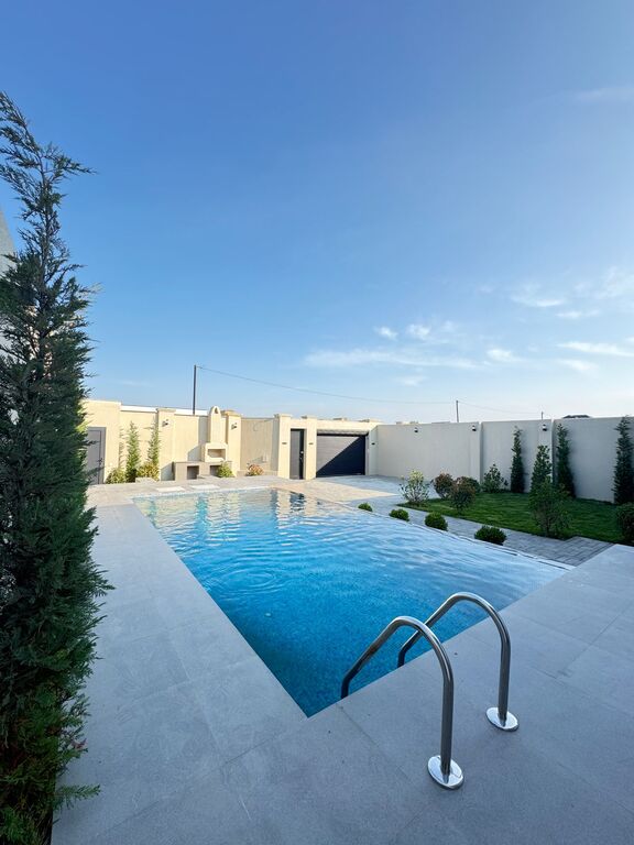 Satılır 4 otaqlı həyət evi/bağ evi 200 m² — Ev, villa, Bakı (9)