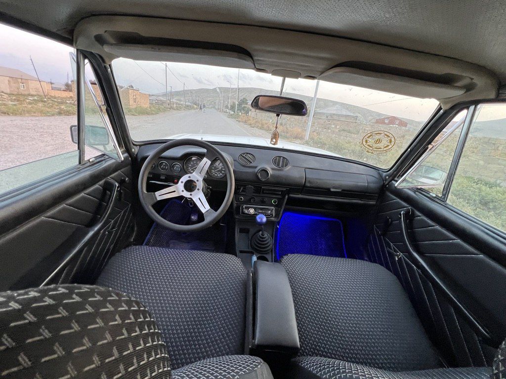 Lada (VAZ) 2106, 1.6 L, 1980 il, 300 000 km 01-CV-826 — Avtomobillər, Bakı (8)
