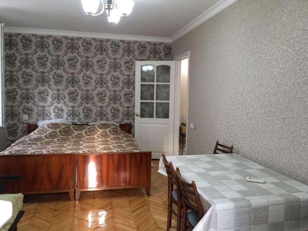 İcarəyə verilir 1 otaqlı köhnə tikili 35 m² — Mənzil, Bakı