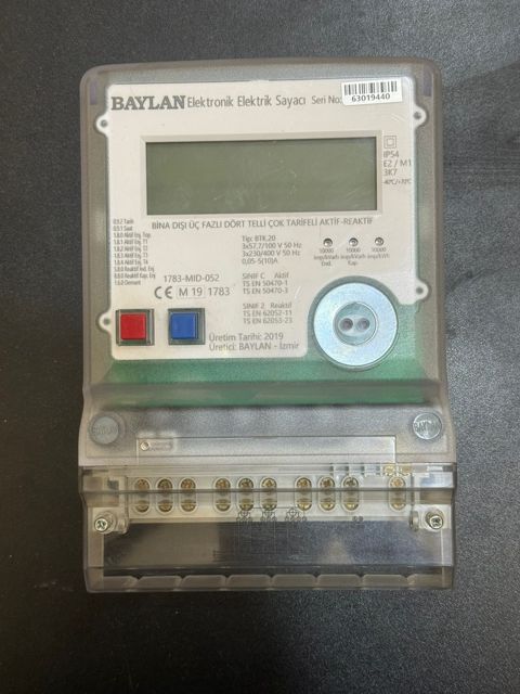 Elektrik sayğacı 3 faza — Bakı