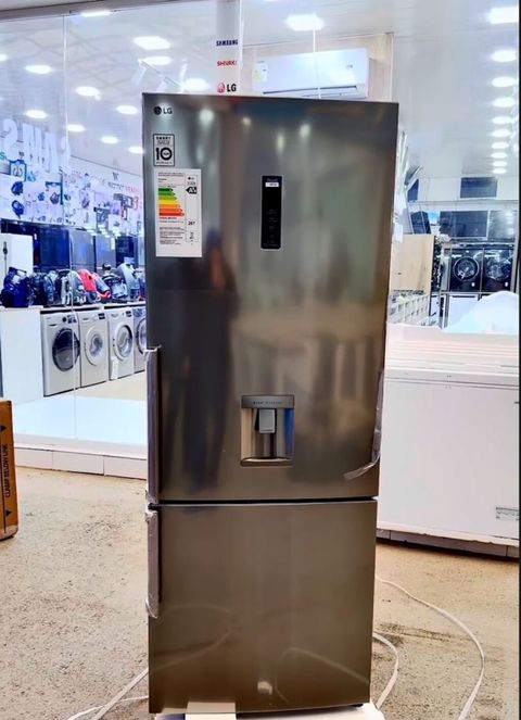 Yeni 2 qapılı LG Soyuducu Satılır, rəng - Gümüşü, Dispenserli — 1 749 ₼ · Bakı · Soyuducular Yeni 2 qapılı LG Soyuducu Satılır, rəng - Gümüşü, Dispenserli — Bakı