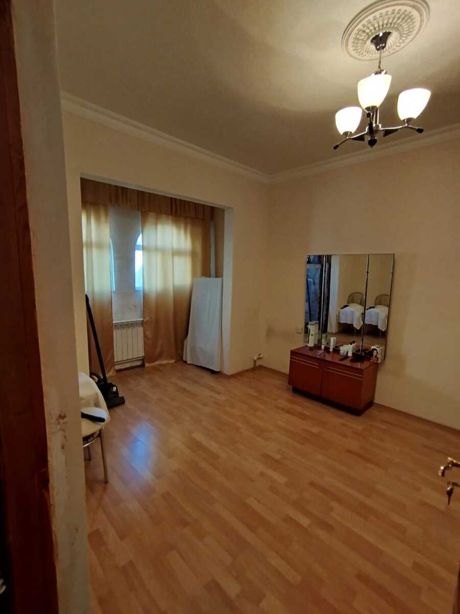 Satılır 4 otaqlı köhnə tikili 120 m² — Mənzil, Bakı (3)