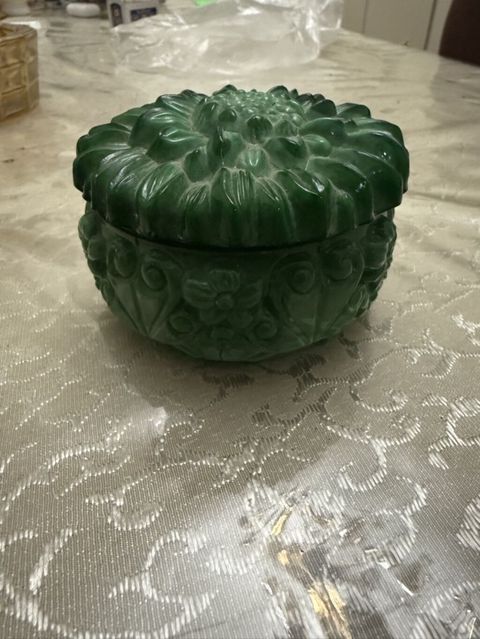 Yaşıl dekorativ qapaqlı qab – çiçək naxışlı - Material: malaxit — Digah