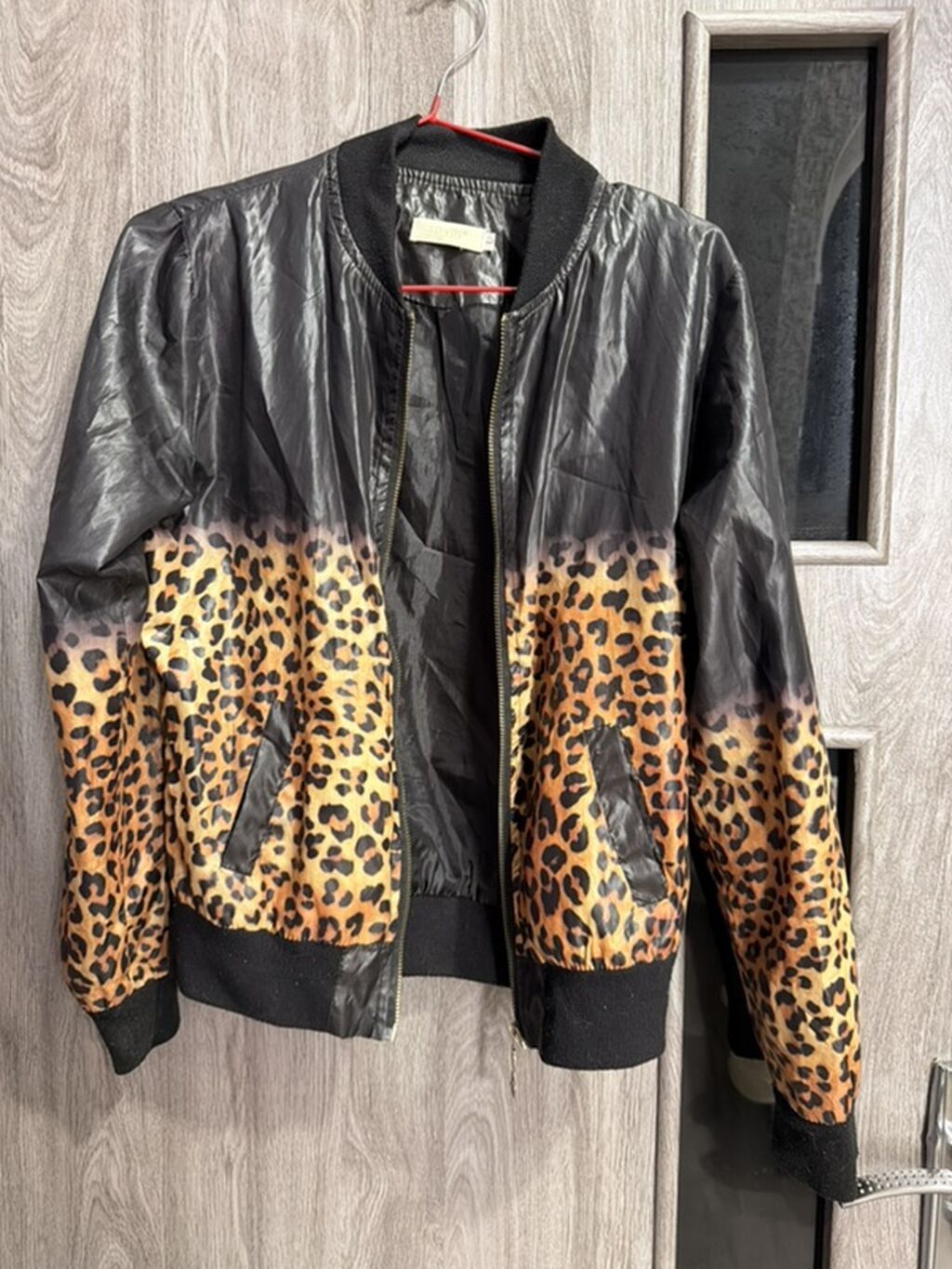 Qadın bomber gödəkçə – leopard naxışlı - Dizayn: Üstdən qara, alt — Jaketlər, Xırdalan (2)