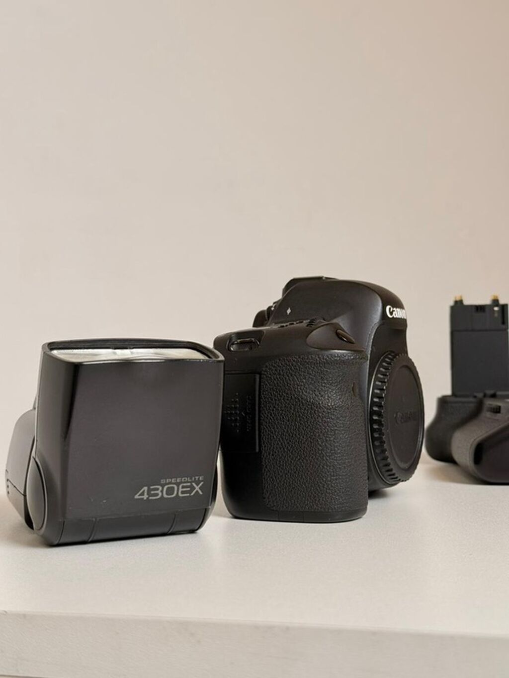Canon EOS 6D tam kadr Dslr fotoaparat dəsti Məzmun: - Canon EOS 6D — Fotoaparat, Digah (4)