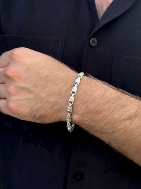 Qolbaq kişilər üçün Samiloglu 1656, gümüş 925 əyar — 199 ₼ · Bakı · Mallar Qolbaq kişilər üçün Samiloglu 1656, gümüş 925 əyar — Bakı