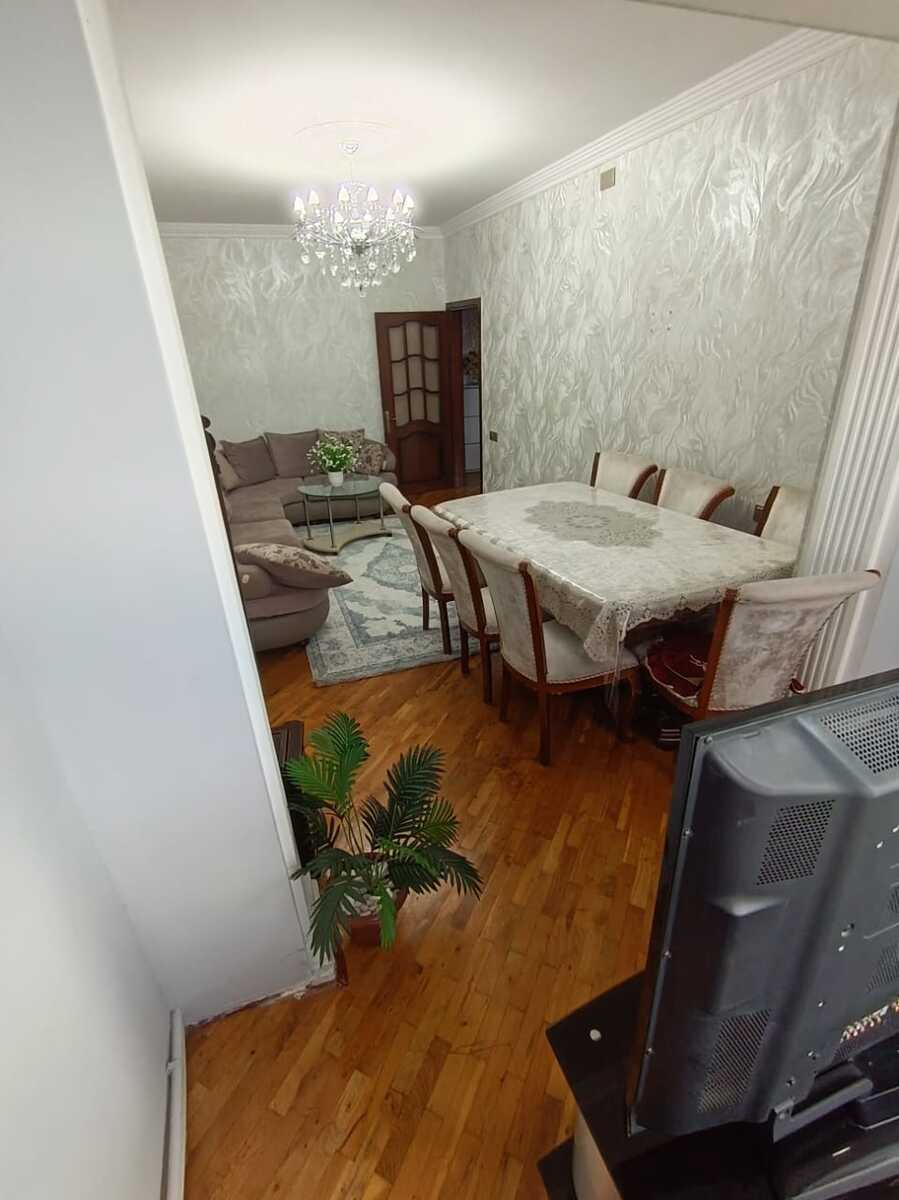 Satılır 4 otaqlı köhnə tikili 110 m² — Mənzil, Bakı (2)