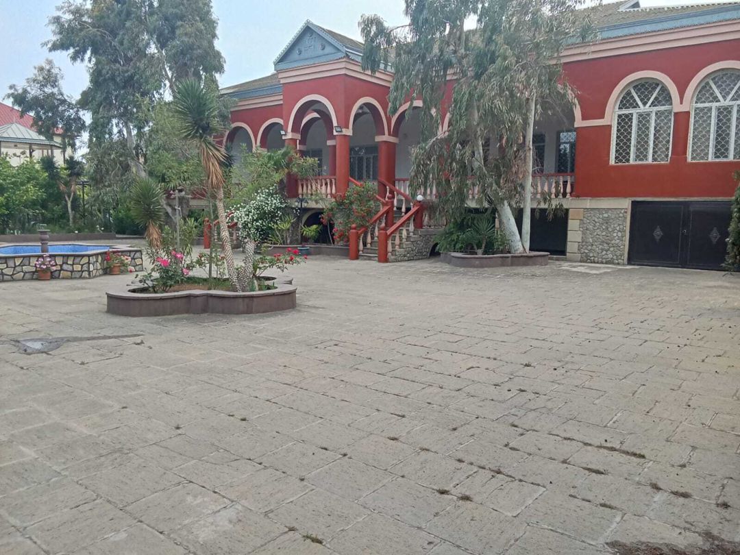 Satılır 5 otaqlı həyət evi/bağ evi 200 m² — Ev, villa, Bakı (2)