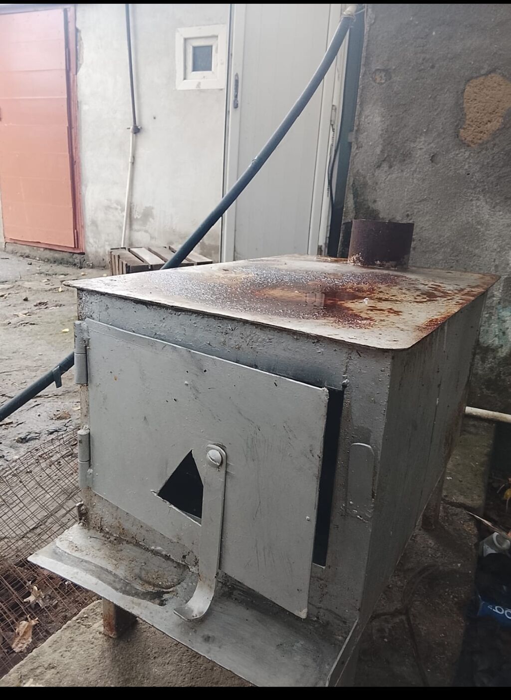 Metalkorpus soba/peç – odun və kömürlə işləyir - Korpus: qalın — Kaminlər, Xırdalan (2)