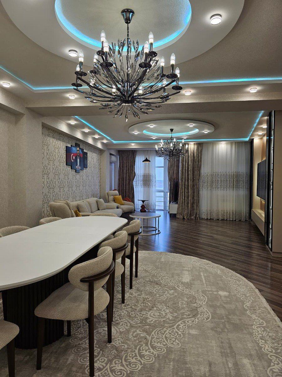Satılır 4 otaqlı yeni tikili 200 m² — Mənzil, Bakı (2)