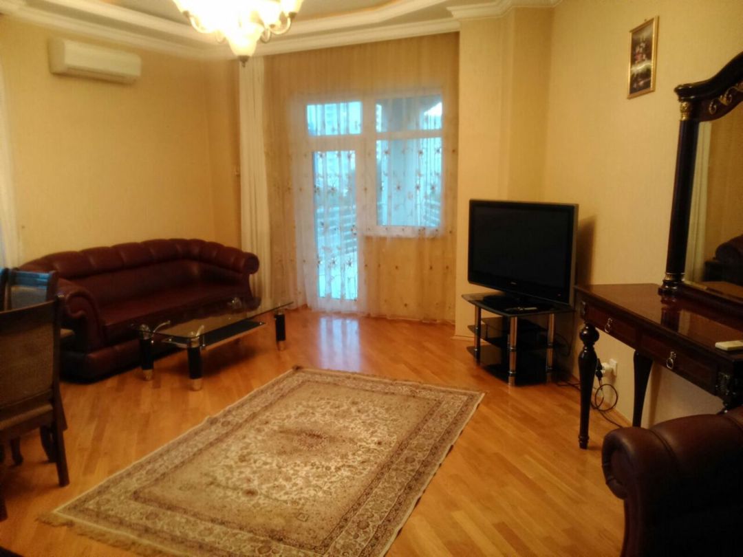 Satılır 7 otaqlı həyət evi/bağ evi 500 m² — Ev, villa, Bakı (8)