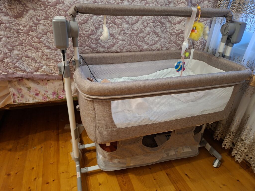 Oğlan və qız üçün, İşlənmiş, Dördbucaq, Beşik, Dəst ilə, Matras ilə, Yellənmə mexanizmi ilə — Bəşikləri, Bakı (3)