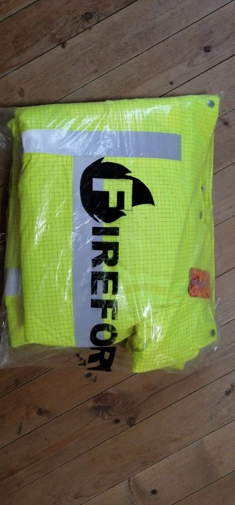 Yüksək görünən təhlükəsizlik gödəkçəsi – Fırefort - Rəng: neon sarı — 50 ₼ · Mingəçevir · Digər Yüksək görünən təhlükəsizlik gödəkçəsi – Fırefort - Rəng: neon sarı — Mingəçevir