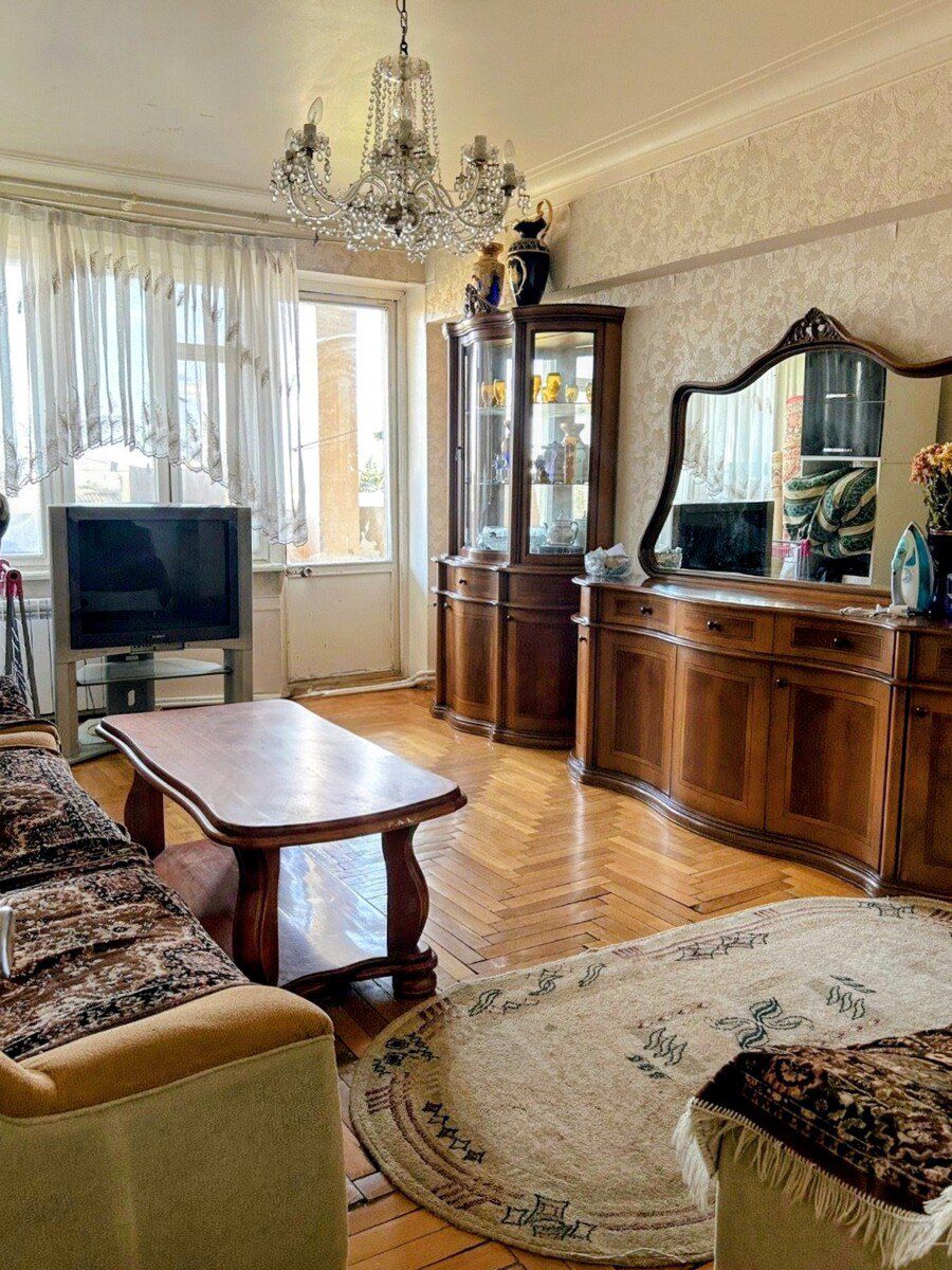 Satılır 3 otaqlı köhnə tikili 80 m² — Mənzil, Bakı