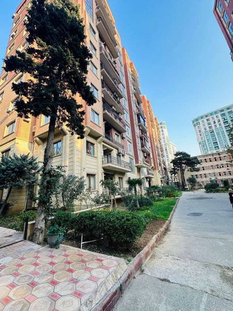 Satılır 3 otaqlı yeni tikili 165 m² — Bakı