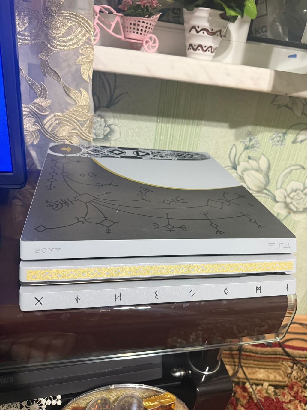 Salam Aleykum. Ps 4 PRO 1 Tb yaddaş, Proşivka olunub. Nadir tapılan — Oyun konsolları, Sumqayıt (2)