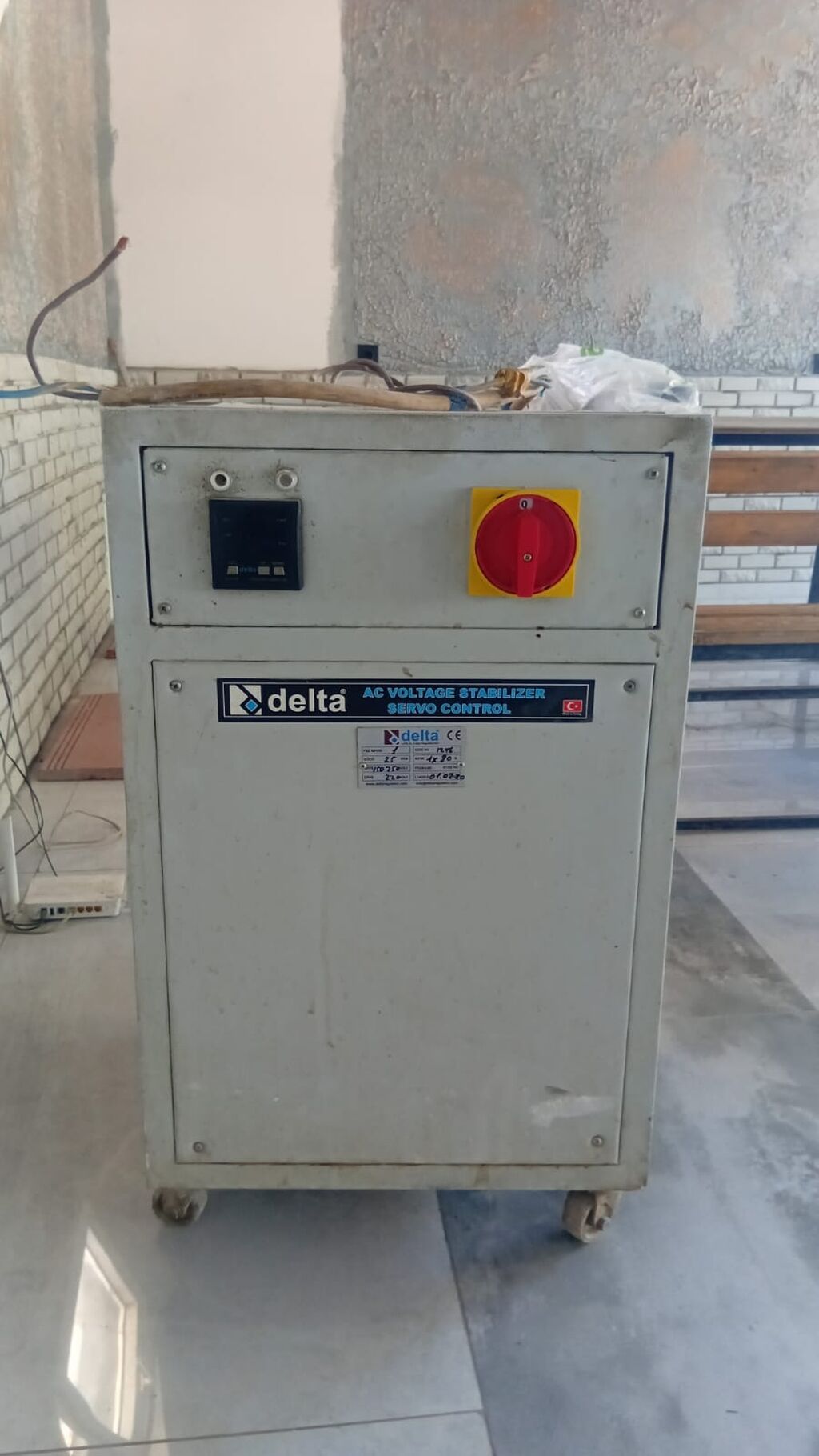 Delta AC Voltage Stabilizer – Servo Control - Brend/model: Delta (UPS — Gərginlik stabilizatoru, Xudat