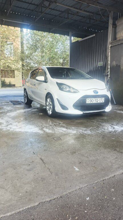 Toyota Aqua, 1.5 L, 0.87 kWh, 2020 il, 160 000 km — Gəncə