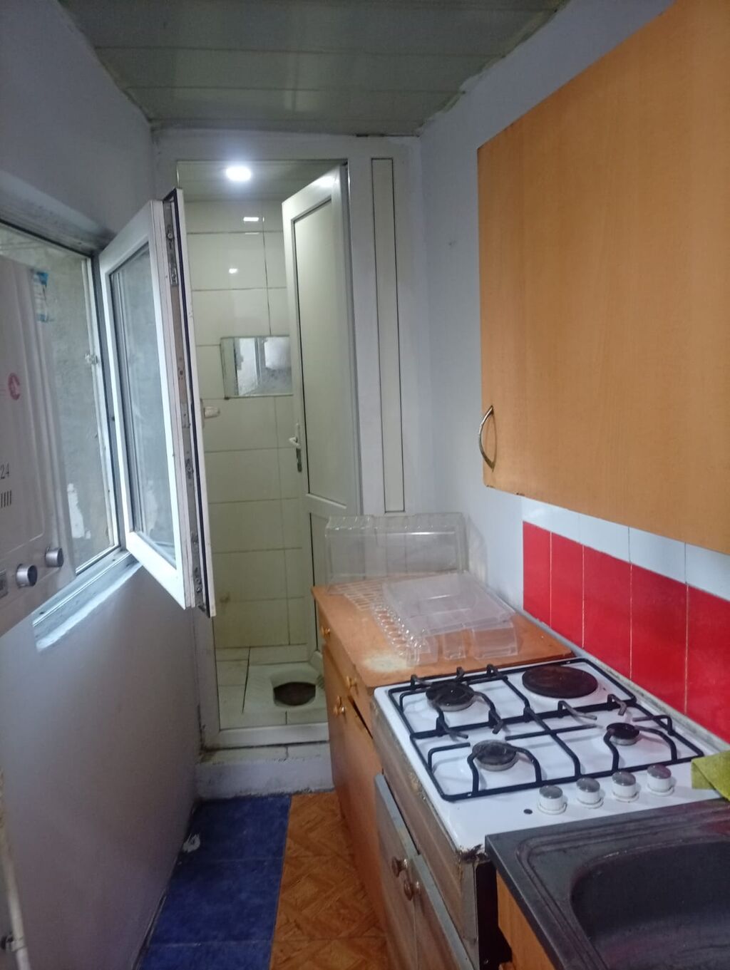 Ev 20 yanvar metrosuna piyada 10 dəqiqəlik məsafədə yerləşir. Qaz,su — Mənzil, Bakı (3)