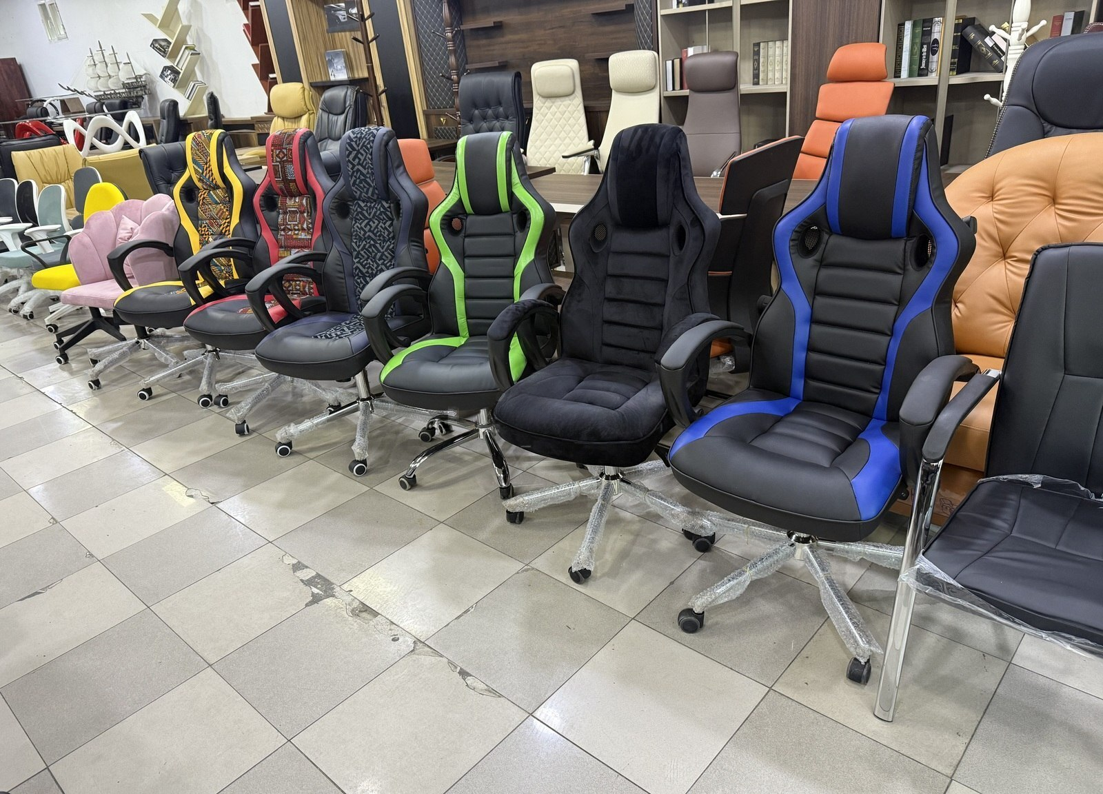 Qara rəng, Ofis üçün kreslo — Ofis mebeli, Bakı (3)