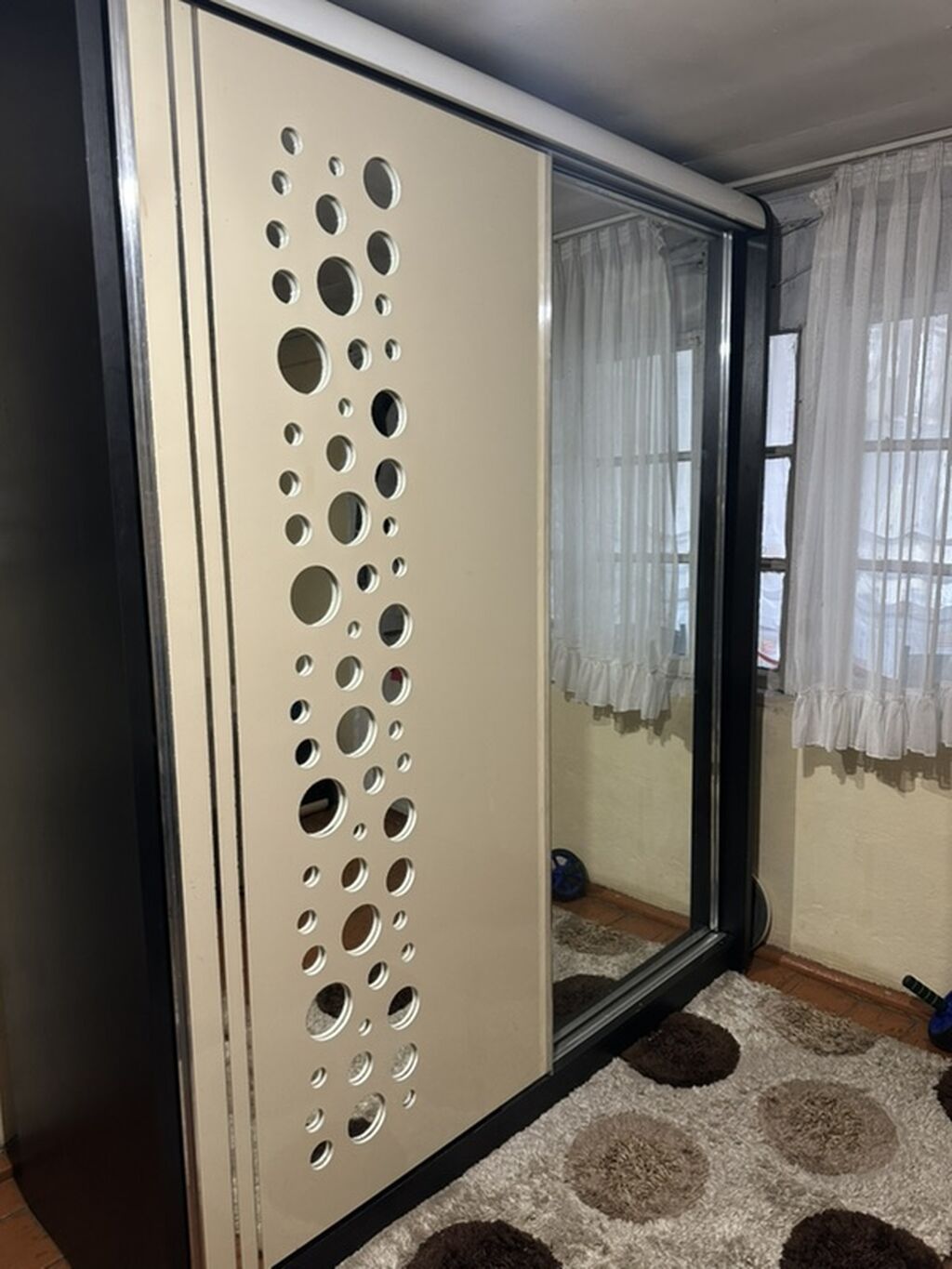 Sürgülü qapılı paltar dolabı - Dizayn: İki qapılı, biri tam boy — Şkaflar, Masazır (4)