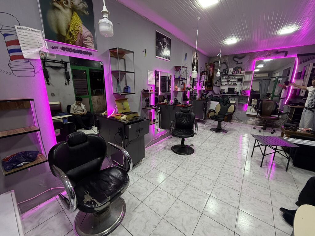 Salona kollektivlə işləçəyi bacarsan səliqəli əç işi olan berber — Salon mebeli, Sumqayıt (3)