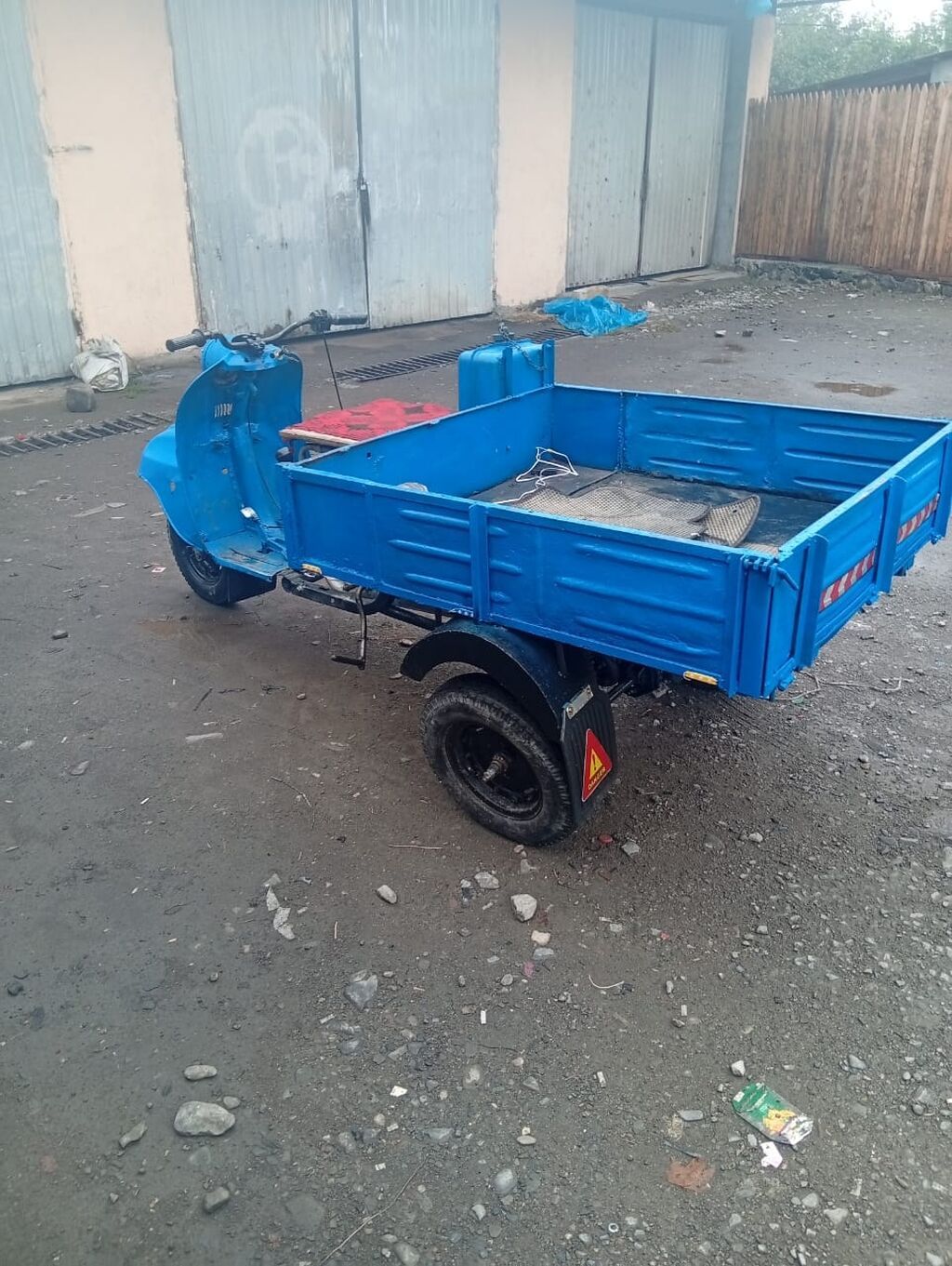 Yükdaşıma üçün üçtəkərli motosiklet (trisikl) - Rəng: mavi - Arxa — Motosikletlər, Digah (3)